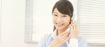 まずはお電話でお気軽にご連絡ください。お客様の状況などをお伺いした後、必要なサポートについてお話をさせていただく面談日を設定いたします。