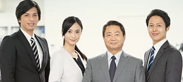 契約書に記載された金額をお振込みいただきます。お振込みが確認できたのち、サービスを開始いたします。