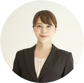 危篤や急変時には家族の代わりに駆け付けます。ご逝去された場合は、速やかに関係各所に連絡を取り、葬儀や納骨の手配を行います。